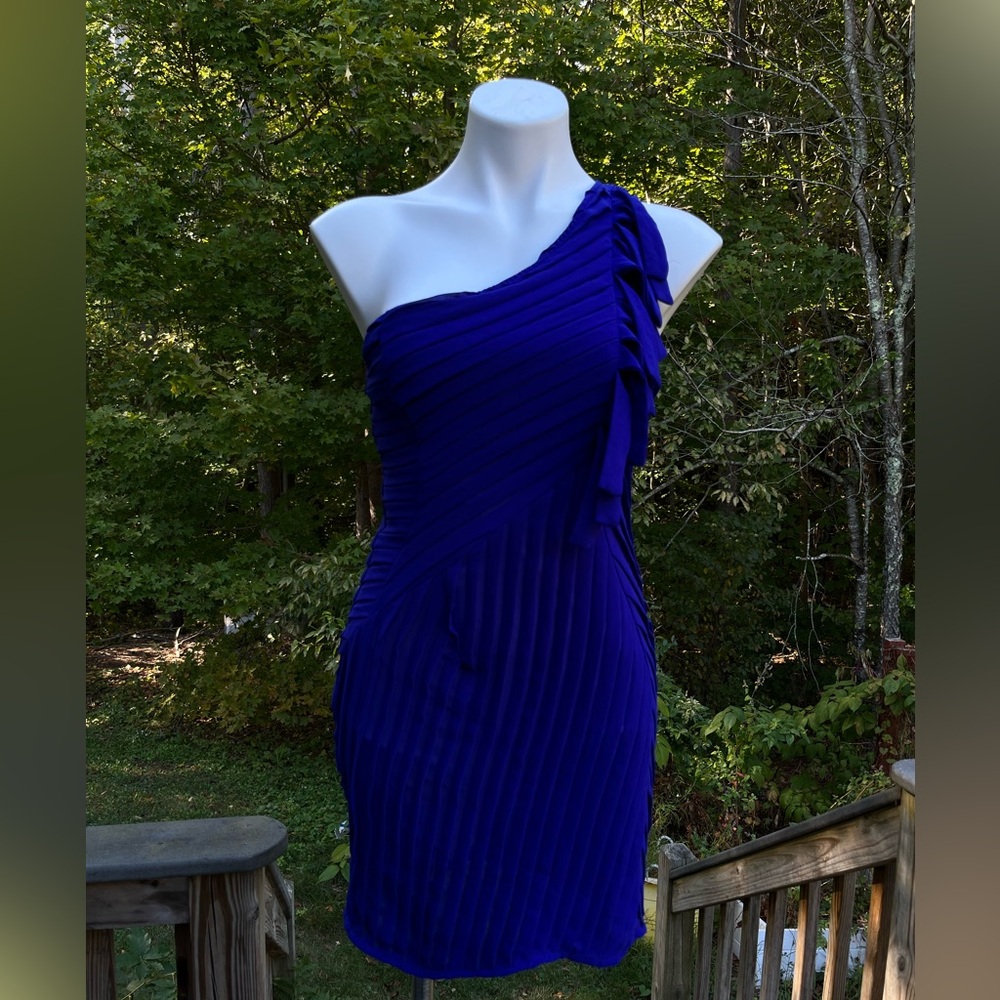 Minuet accordion pleat curvy one shoulder dress in deep cobalt blue size M w/tag